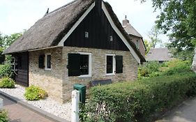 Appartement Het Kleine Huisje Met Bedstee